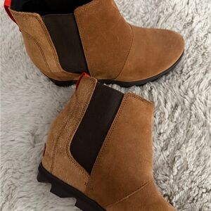 Sorel Joan of Arctic Wedge II Chelsea Boots | NEW | Girls 5 = Women’s 6.5